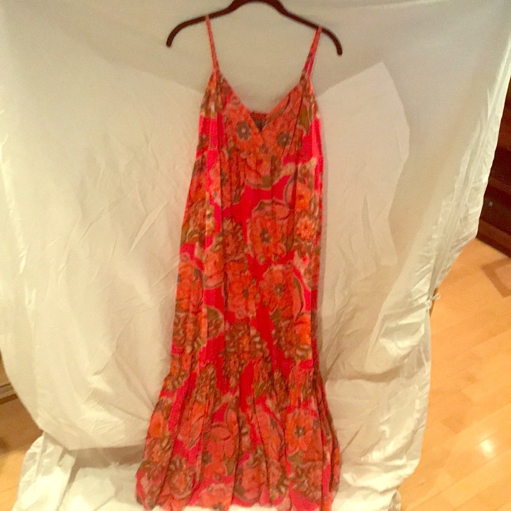 Gorgeous Pink/coral maxi dress with floral print